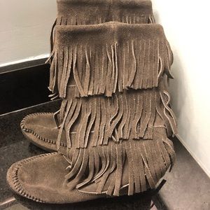 MINNETONKA Grey/Gray Triple Fringe Suede Boots